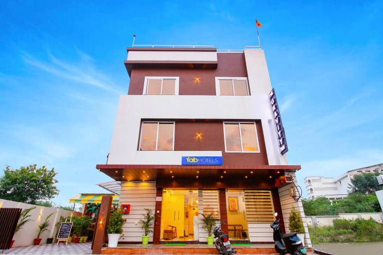 FabHotel The Gravity Inn