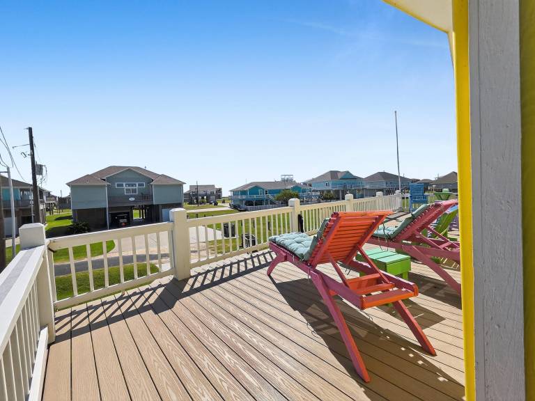 Vacation home with yard & grill | Beach view — photo 2