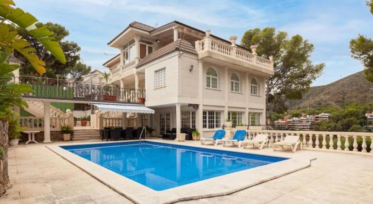 House with terrace, private pool & BBQ — photo 4