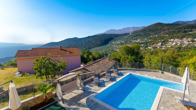Family-friendly spacious villa with garden, terrace & private pool | Pets are welcome in Opatija