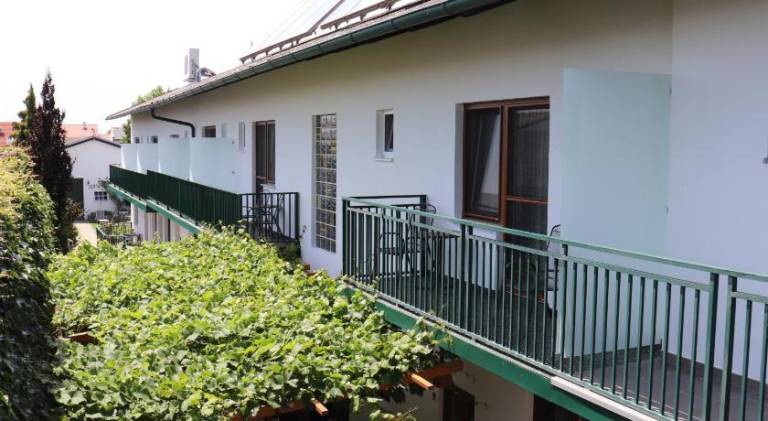 Bed & Breakfast Podersdorf am See