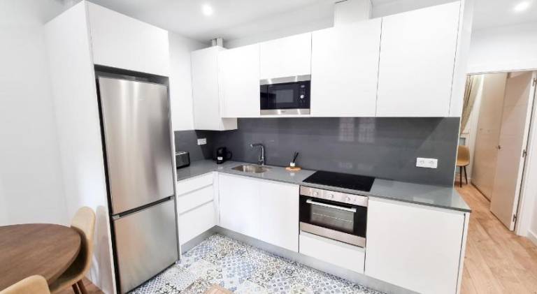Apartment | Near Cathedral-Basilica of Our Lady of the Pillar | Pets allowed — photo 4
