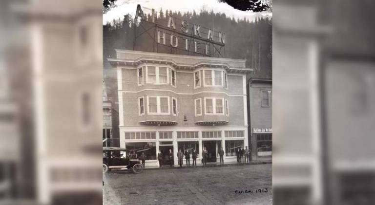 Alaskan Hotel and Bar — photo 5