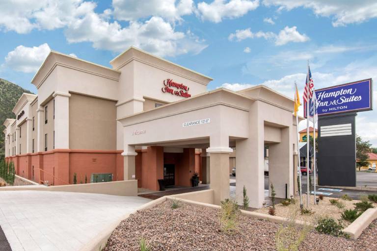 Hampton Inn and Suites by Hilton Ruidoso in Ruidoso Downs, NM
