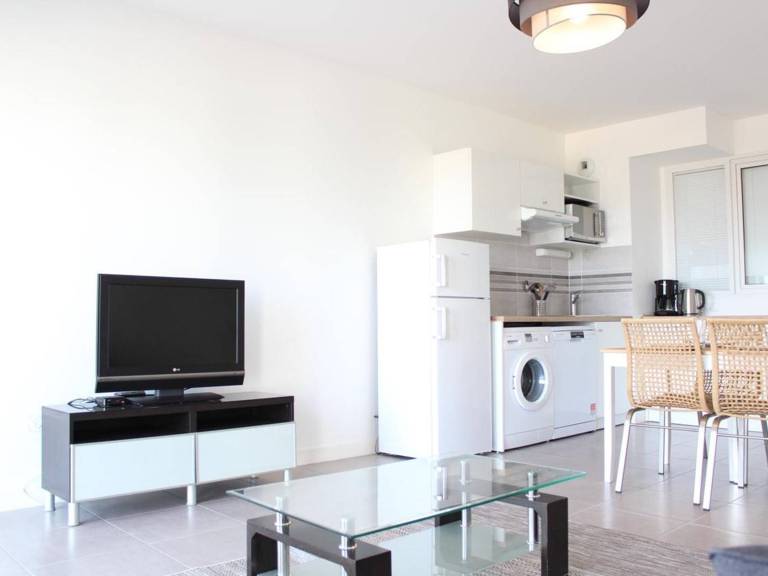 Rental apartment with 2 rooms for 6 persons — photo 2