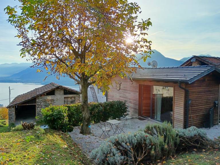 Vacation chalet nest with panoramic lake view — photo 3