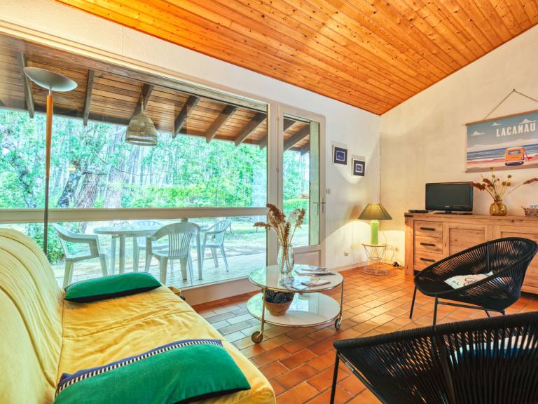 Fully equipped charming house with pool, BBQ & yard | Pets allowed — photo 4