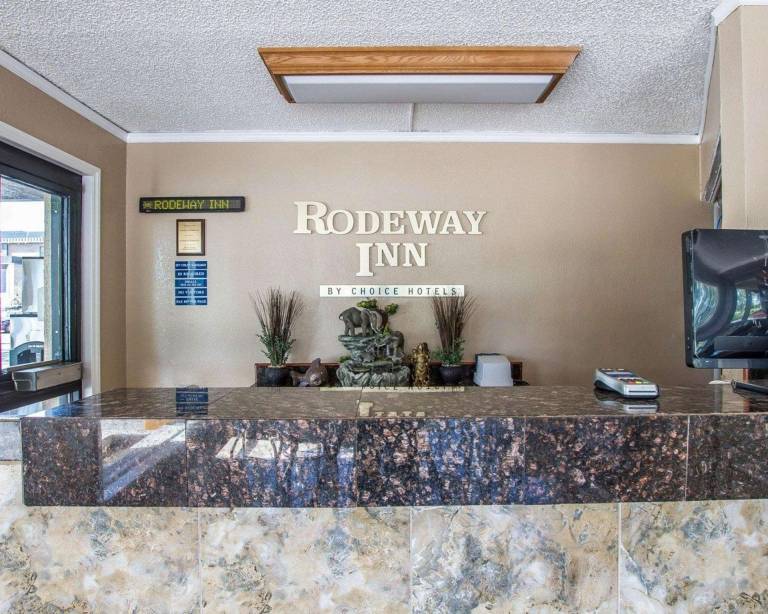 Rodeway Inn Flagstaff-Downtown — photo 2