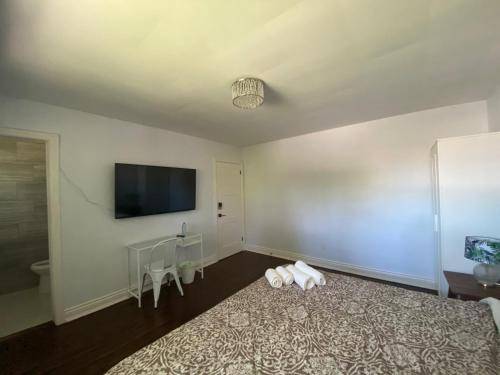 Yonge and Finch Subway O Cozy & Modern Private Bdr with Private Bathroom