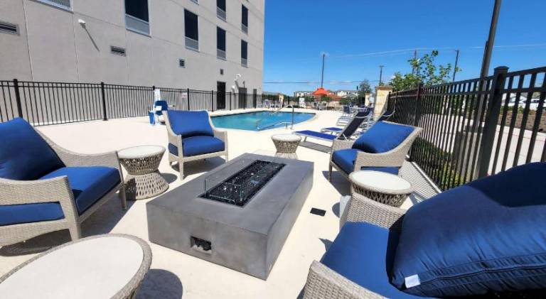 La Quinta Inn & Suites by Wyndham Pflugerville — photo 3