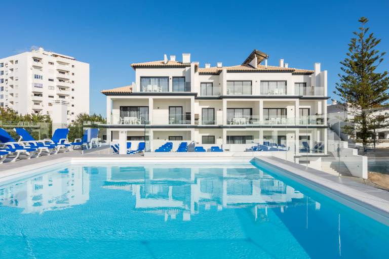 Correeira Luxury Residence T2 H - Albufeira, Pools, Wifi, Bbq, Beach in Albufeira