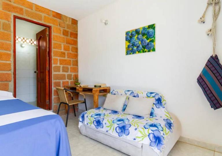 Child-friendly private room with yard & terrace | Sea view | Next to the beach | Pet-friendly — photo 3