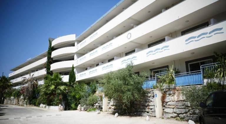 Serviced apartment with patio & pool | Pets are welcome in La Ciotat