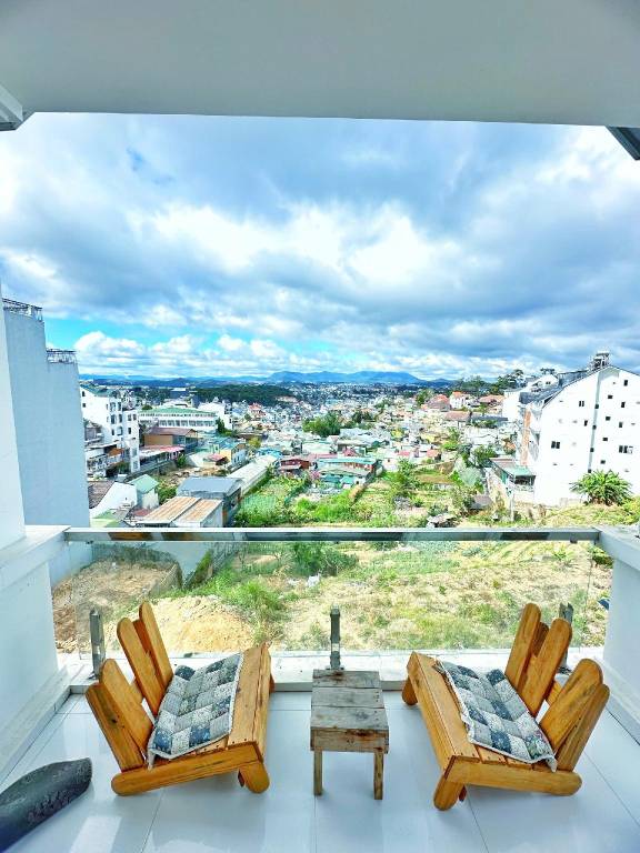 Vacation home with 6 rooms for 18 persons in Da Lat