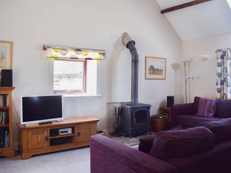 Cottage with garden & barbeque — photo 3