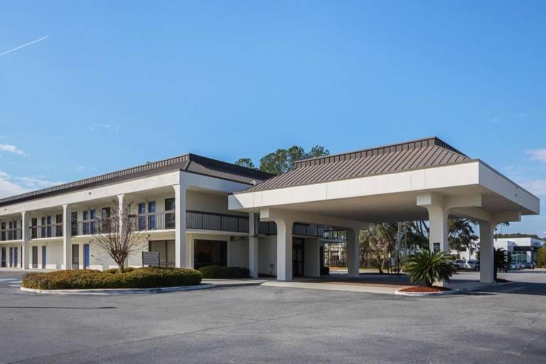Apartment  Avalon/Oglethorpe Mall Area