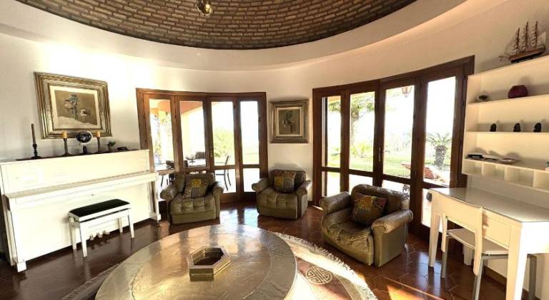 Fully equipped villa with grill, private pool & patio | Pets are welcome — photo 4