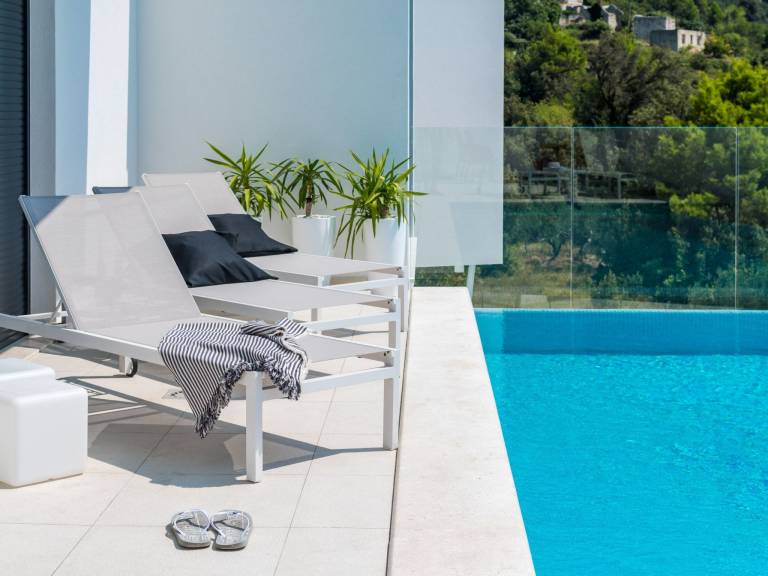House with patio, private pool & garden — photo 5