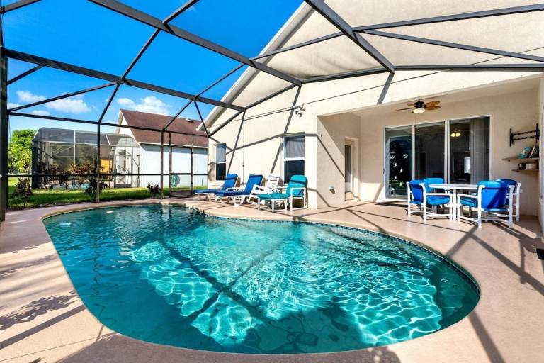 Vacation home with private pool | Lake view — photo 2