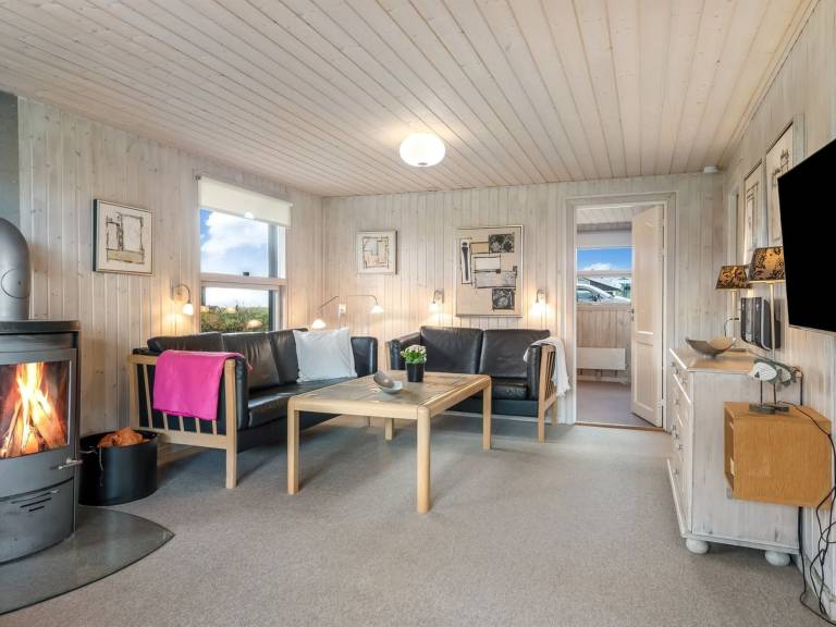 Children-friendly nice vacation home with patio | Sea view | Close to the beach | Pets are welcome — photo 2