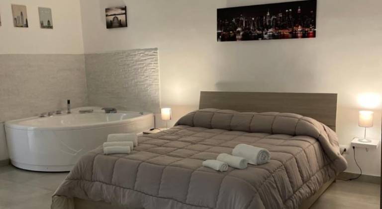 Vacation home with jacuzzi | Near Catania Cathedral in Catania