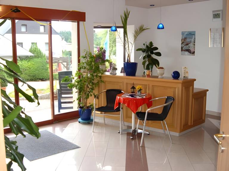Hotel zur Burg Nurburg-ring — photo 3