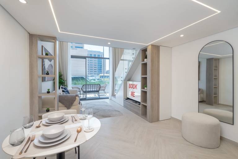 Elegant Loft Studio in JVC Sleeps 2 with Rooftop Pool