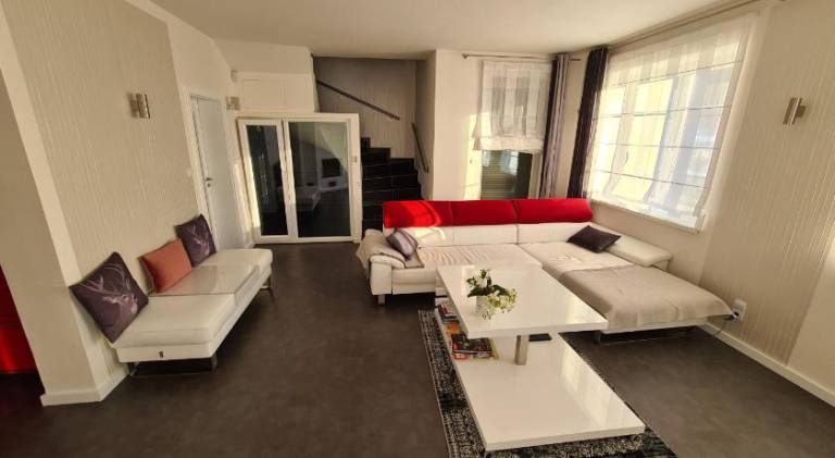 Villa with pool — photo 2
