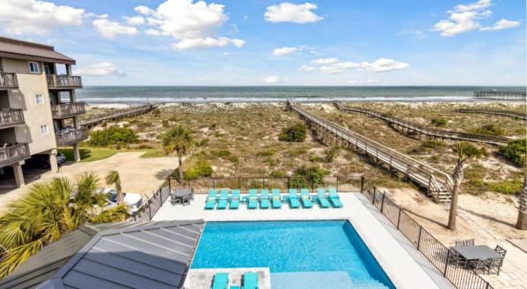 Ocean Lookout 3 - Heated Pool, Beachfront Deck, Stunning Ocean Views — photo 4