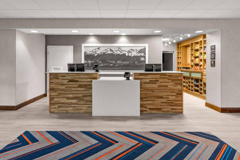 Hampton Inn & Suites Fairbanks — photo 4