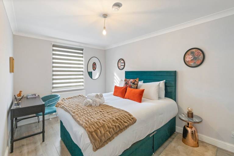 City Sophistication Chic 3 BR for Modern Living
