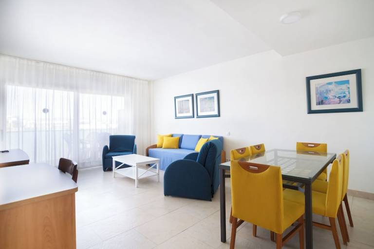 Aparthotel  La Pineda