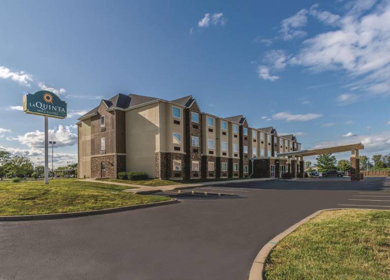 La Quinta Inn & Suites by Wyndham Collinsville St Louis