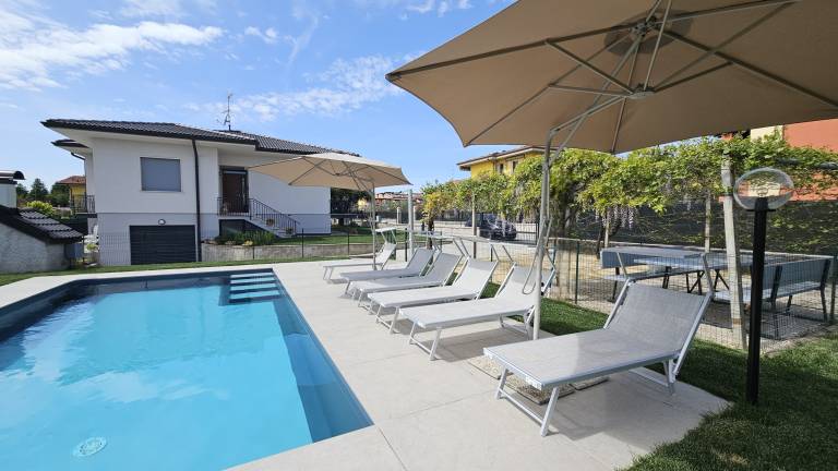Villa with private pool, yard & grill — photo 4