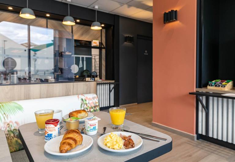 B&B HOTEL Mulhouse Bale Aeroport — photo 4