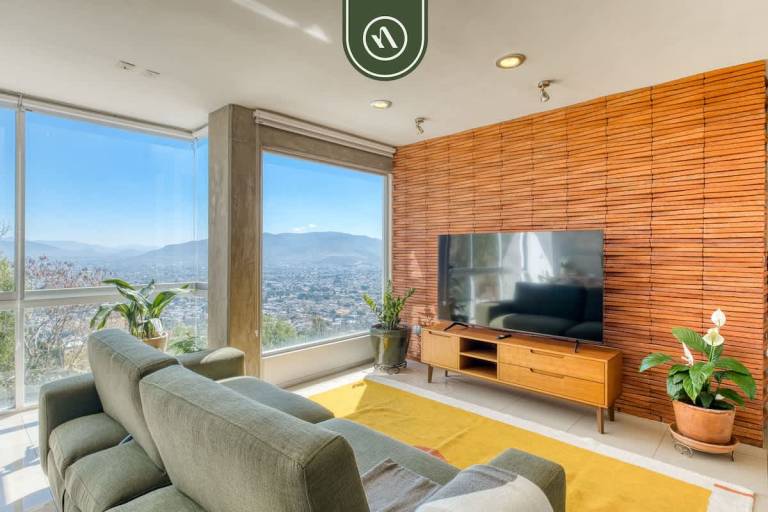 3 BR Condo Panoramic Views 5 Min to Downtown