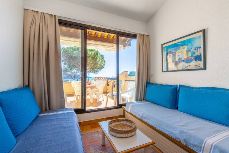 Family-oriented holiday apartment with terrace & private pool | Next to the beach | Dogs allowed — photo 5