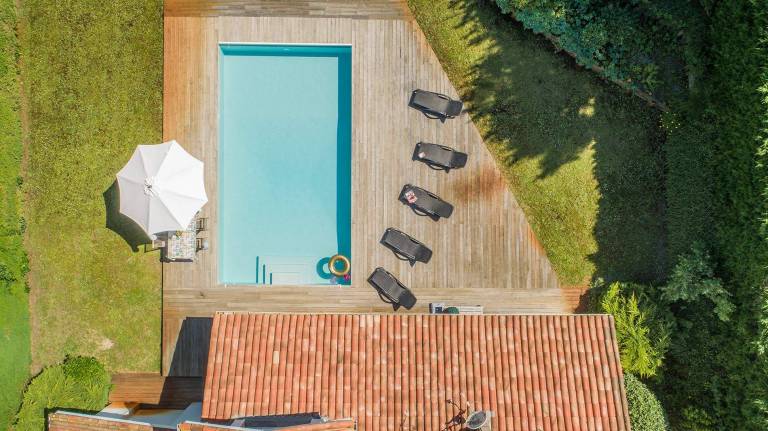 Vacation home with patio, private pool & garden — photo 3