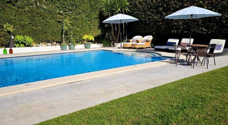 Holiday apartment with pool — photo 5