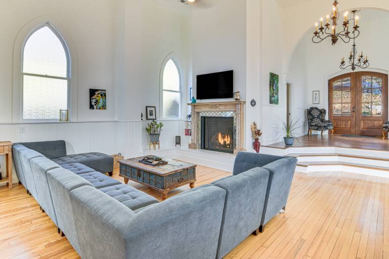 'The Sanctuary' in Historic Dtwn Staunton — photo 5