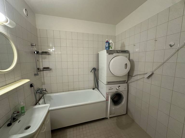 Rental apartment with hot tub | City view — photo 3