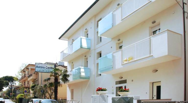 House with patio | Beach nearby | Pets are welcome — photo 5