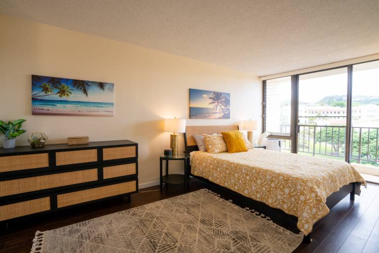 Condo with pool — photo 4