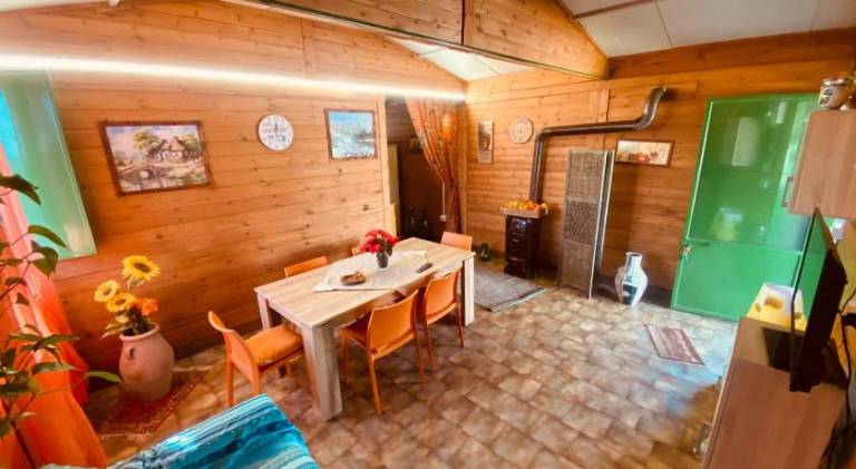 Chalet with pool & hot tub — photo 2