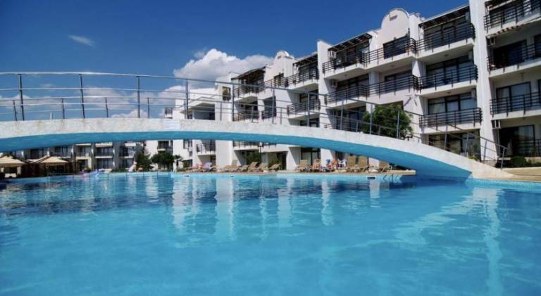 Serviced apartment with terrace, yard & pool | Close to the beach | Pets are welcome — photo 3