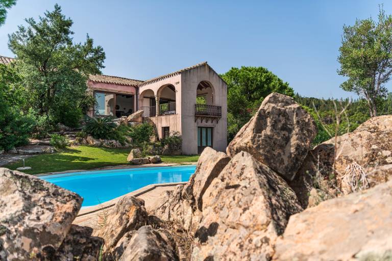 Villa with pool, yard & fast internet | Beach view | Perfect for remote work in Pula