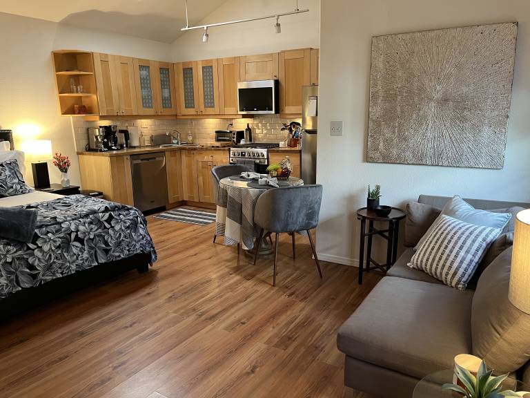 Cottage Toluca Lake