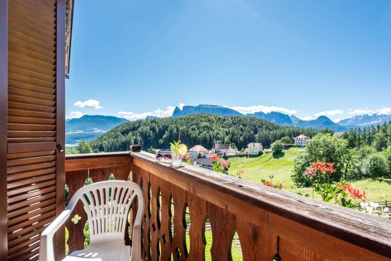 Holiday Apartment 'Sallrain Hof 2' with Mountain View & Balcony in Renon