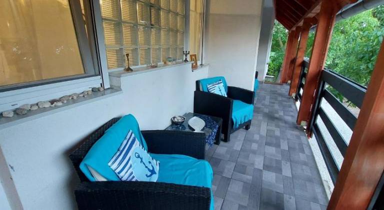 Rental apartment with BBQ, yard & patio — photo 3