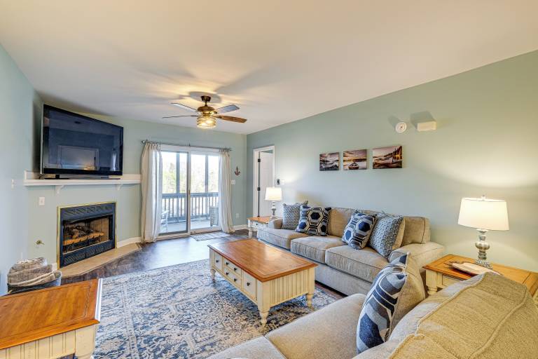 Condo Huddleston